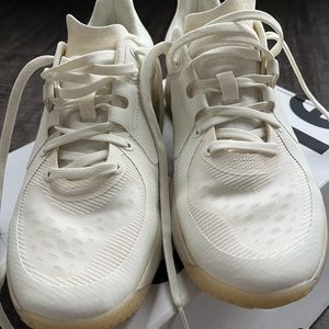 lululemon strongfeel cross train shoe, size 8, light ivory color, worn once